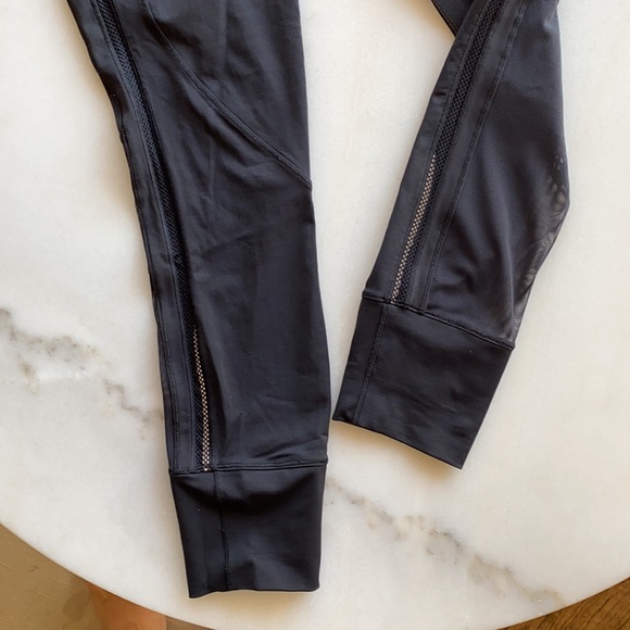 Lululemon Hit It 7/8 tight (25”) Black size 6 - Picture 8 of 10